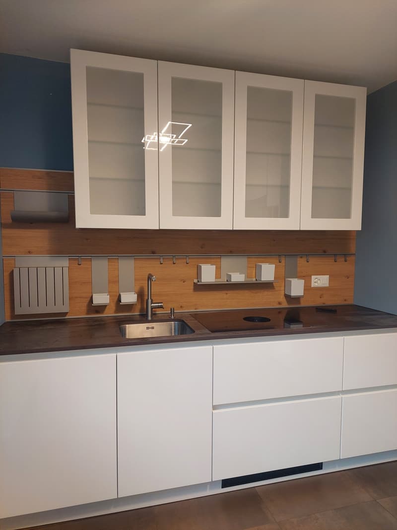 Einfamilienhaus freistehend mit zusätzlichem Umschwung und Garage (8)