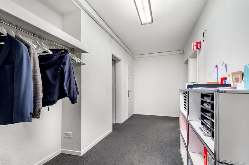 Situato al centro – spazi ufficio luminosi e flessibili a Wohlen – 3 mesi di affitto gratuito (6)
