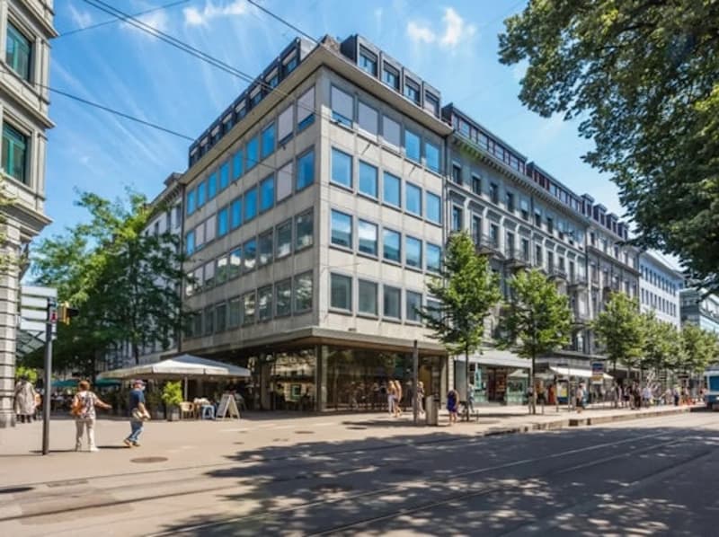 Espace unique dans un immeuble rénové immédiatement à la gare (1)