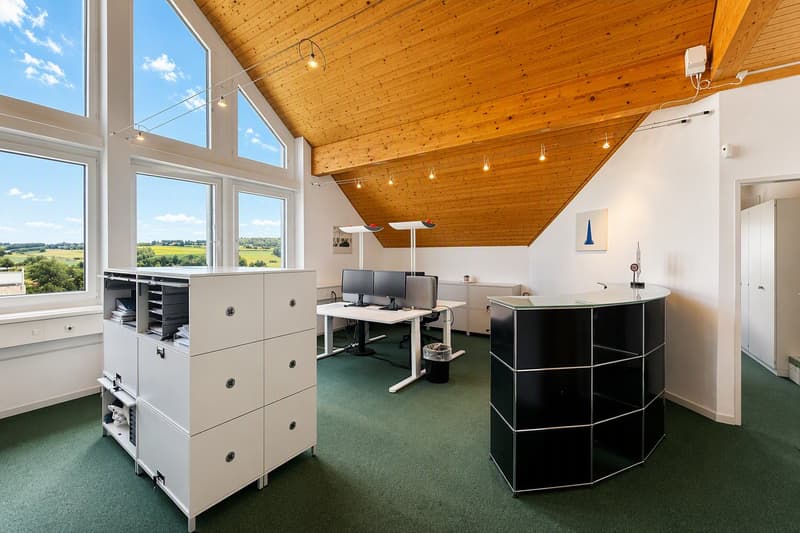 Practical office space in a central location in Berikon – 65 m² on the 2nd floor (4)