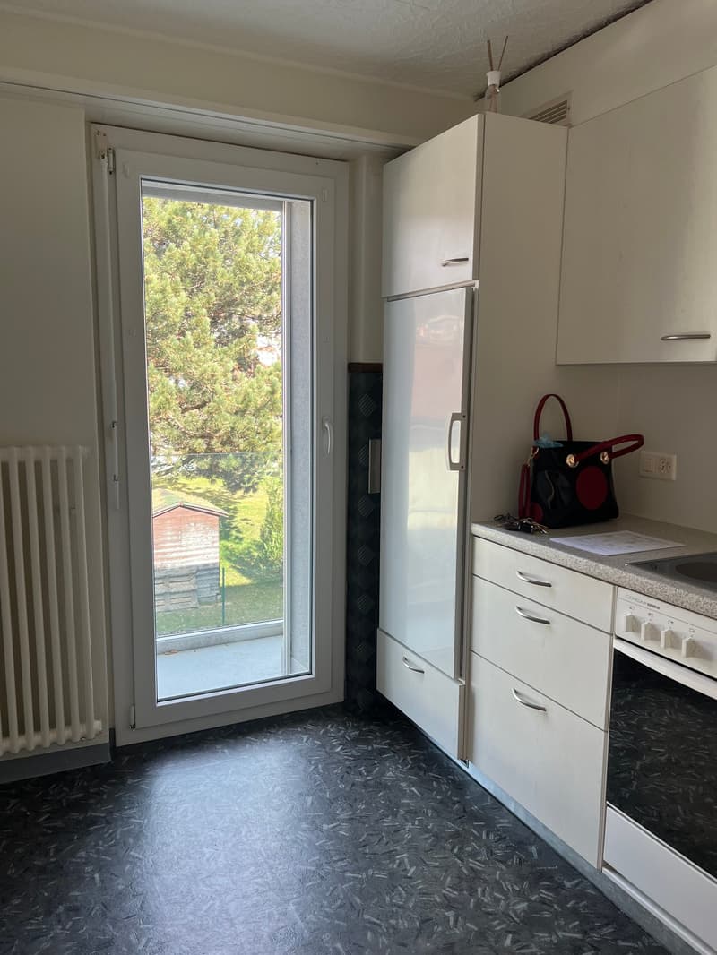 Delizioso appartamento di 3.5 locali con balcone a Tramelan (4)