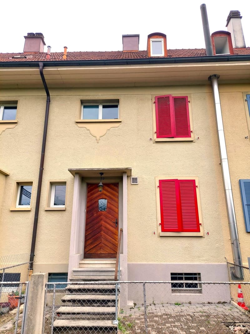 Charming 5-room semi-detached house with garage and garden (2)