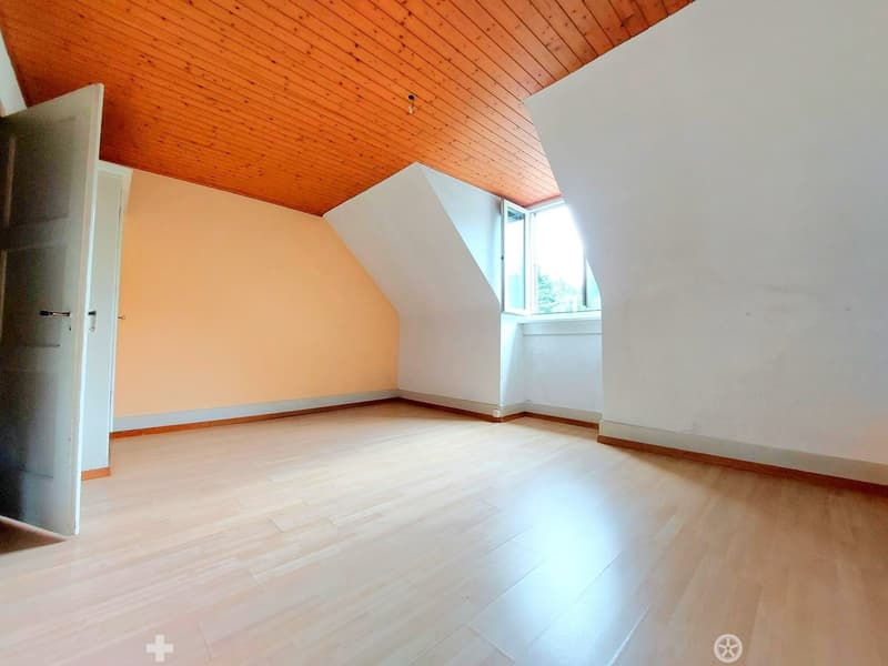 Charmantes 5-Zimmer-Reihenhaus mit Garage und Garten (6)