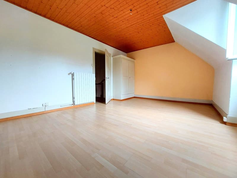 Charming 5-room semi-detached house with garage and garden (7)
