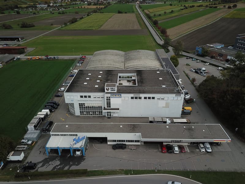 Équipement de bureau généreux dans un excellent emplacement de transport (4)