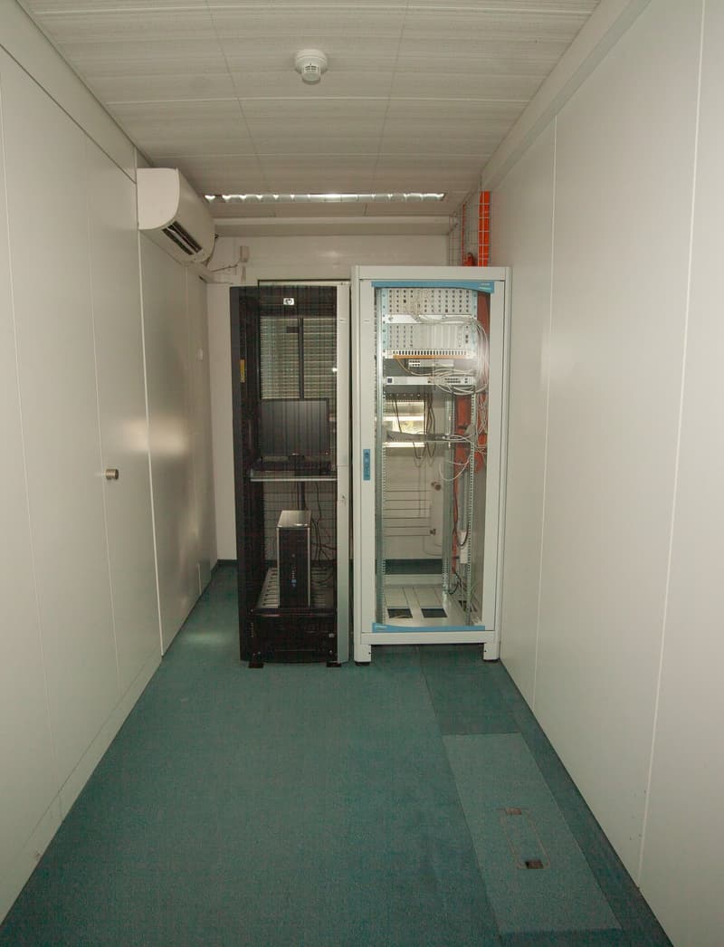 Équipement de bureau généreux dans un excellent emplacement de transport avec atrium (21)