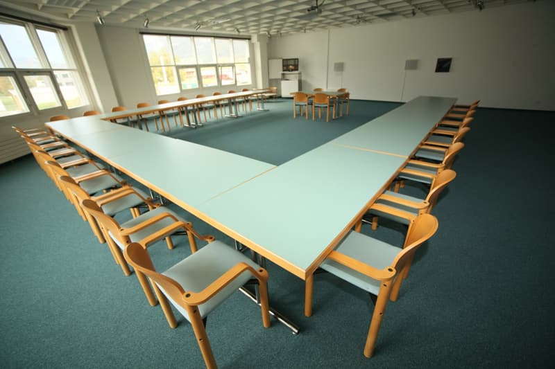 Équipement de bureau généreux dans un excellent emplacement de transport avec atrium (31)