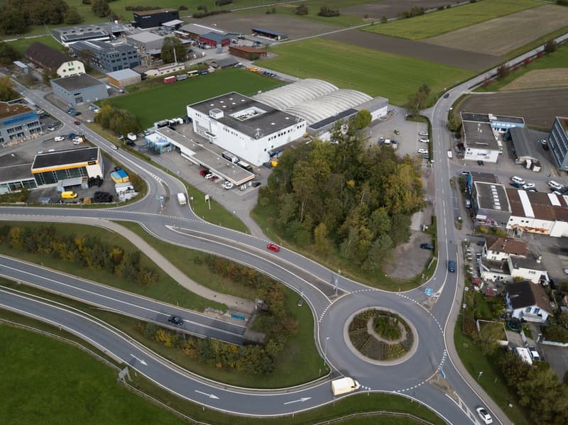 Équipement de bureau généreux dans un excellent emplacement de transport avec atrium (6)