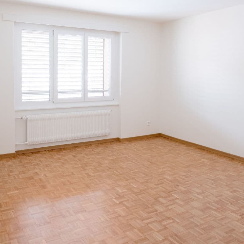 Schönes 4.5-Zimmer-Apartment, kürzlich renoviert mit geschlossenem Balkon! (2)