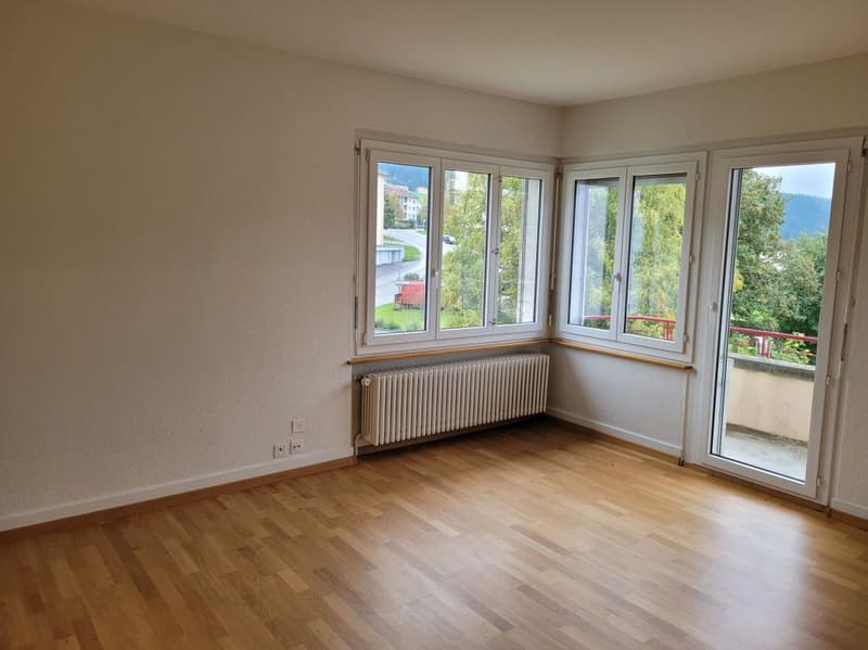 Three-room apartment with balcony (3)