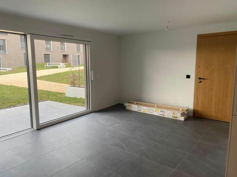Beautiful studio on the ground floor with terrace (2)