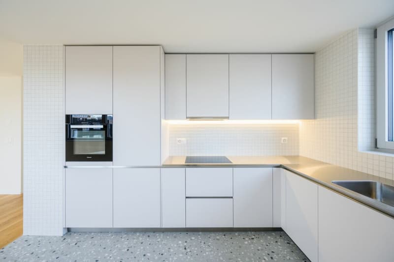 Very beautiful 3.5-room apartment, completely new with balcony-loggia (1)