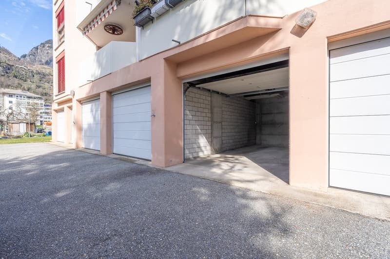 Ampio appartamento mansardato con ascensore privato e terrazza soleggiata a Naters (55)