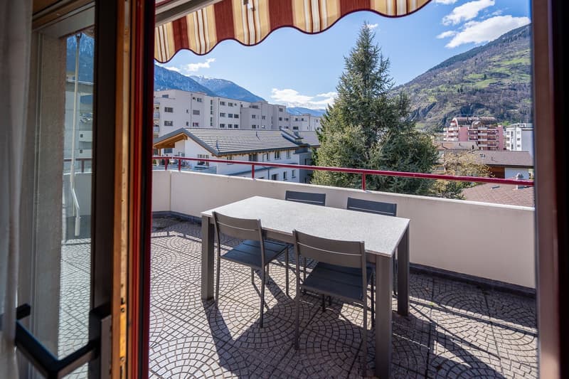 Ampio appartamento mansardato con ascensore privato e terrazza soleggiata a Naters (43)