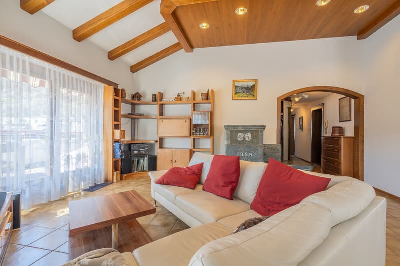 Appartement spacieux en attique avec ascenseur privé et terrasse ensoleillée à Naters (29)