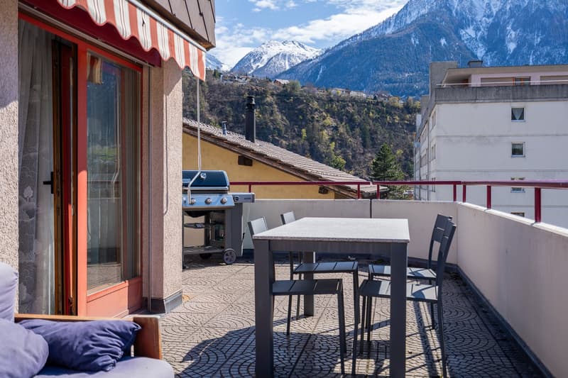 Grosszügige Attikawohnung mit Privatlift und sonniger Terrasse in Naters (45)