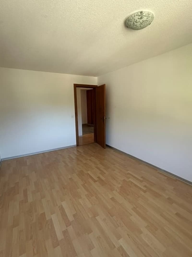 Helle 3-Zimmer-Wohnung mit Bergblick in Lax (6)