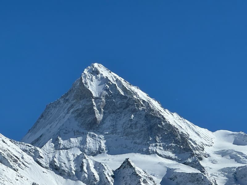 La majestueuse Dent Blanche à 4357 mètres
