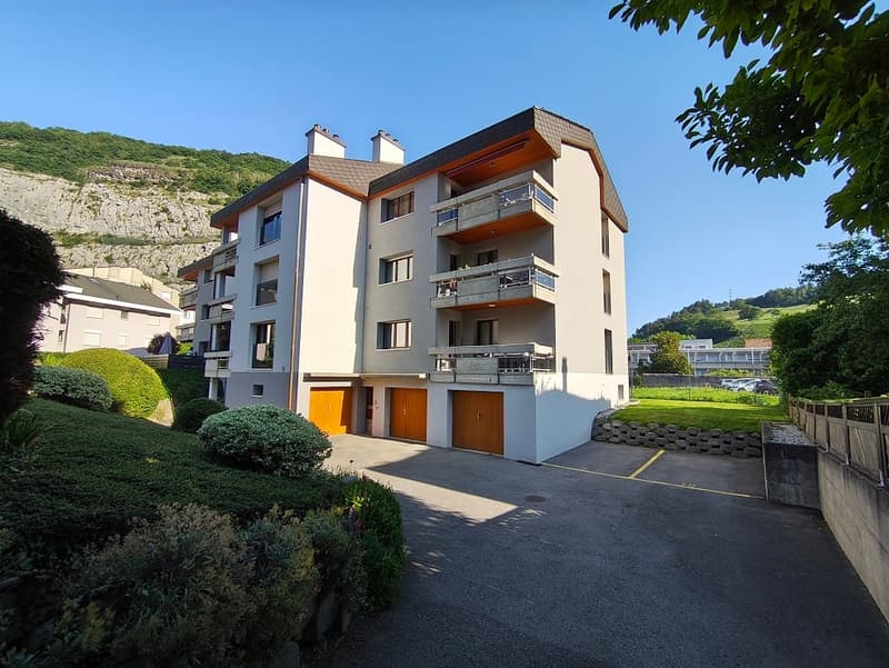 Bureau de 2.5 pièces à Saint-Maurice – Accessible et bien situé (2)