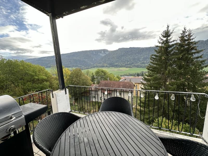 St-Imier, magnifico appartamento di 4.5 locali al 1° piano con balcone e terrazza (3)