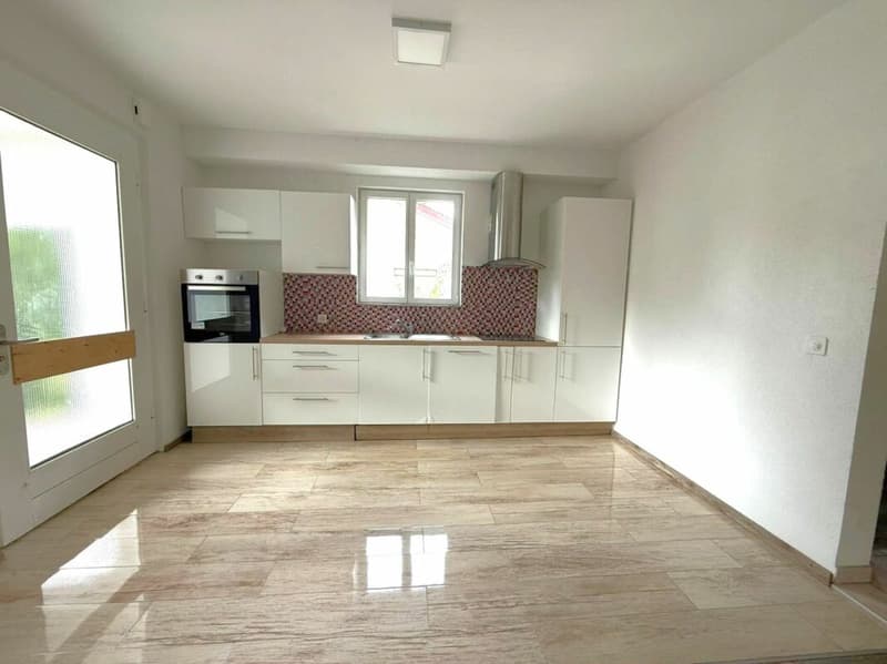 St-Imier, superbo appartamento di 2.5 locali al pianterreno (1)