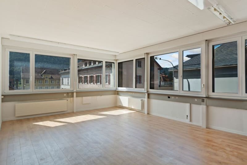St-Imier, Büro / Kabinett ideal gelegen, Fläche ab 27m2 (1)