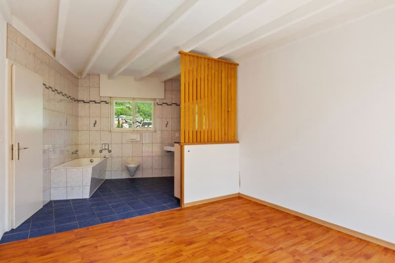 Sonceboz, house to renovate with barn (10)