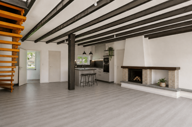 Sonceboz, house to renovate with barn (7)