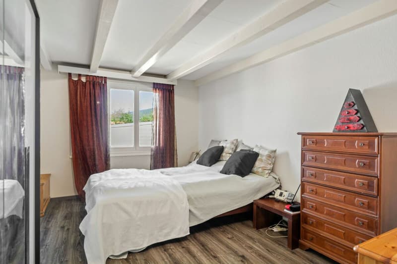 Dombresson, magnificent 4.5-room duplex attic, garage, parking space (9)