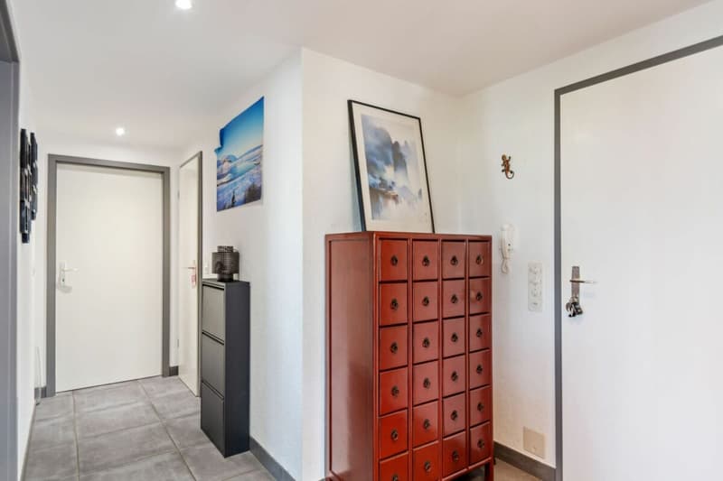 Dombresson, magnificent 4.5-room duplex attic, garage, parking space (8)