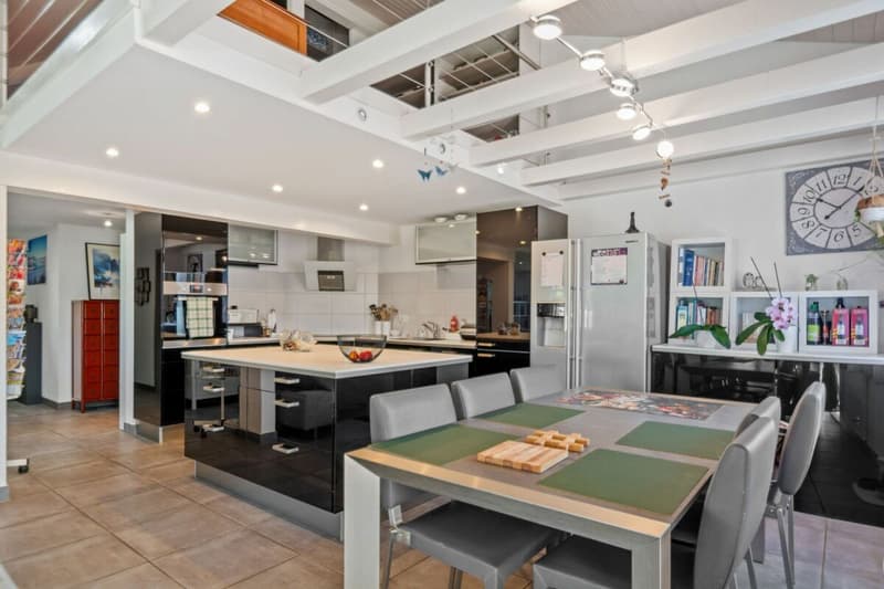 Dombresson, magnificent 4.5-room duplex attic, garage, parking space (6)