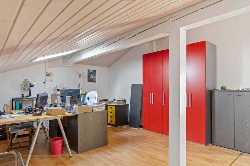 Dombresson, magnificent 4.5-room duplex attic, garage, parking space (13)