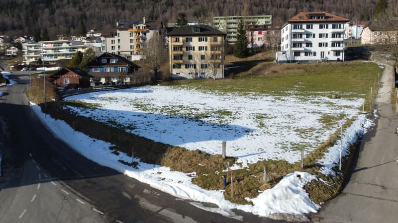 St-Imier, real estate company for sale including building land with permit (4)