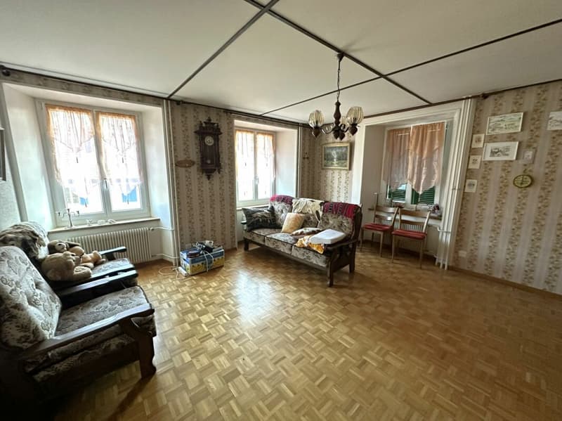 St-Imier, building with 5 apartments and possibility to acquire 10 garages (9)