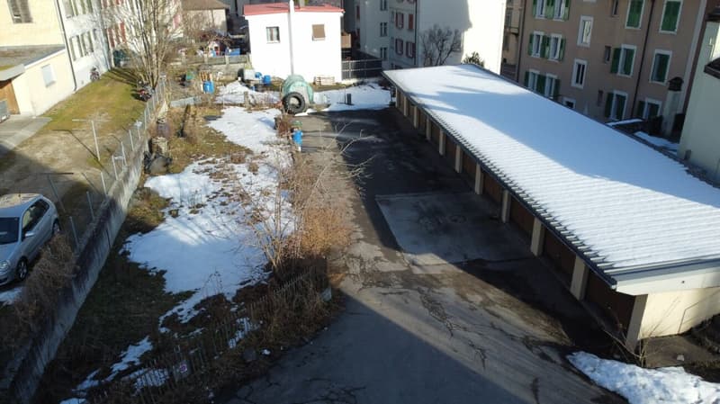 St-Imier, building with 5 apartments and possibility to acquire 10 garages (4)