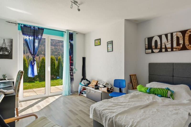 St-Imier, magnificent 5.5-room villa with garden and carport (8)