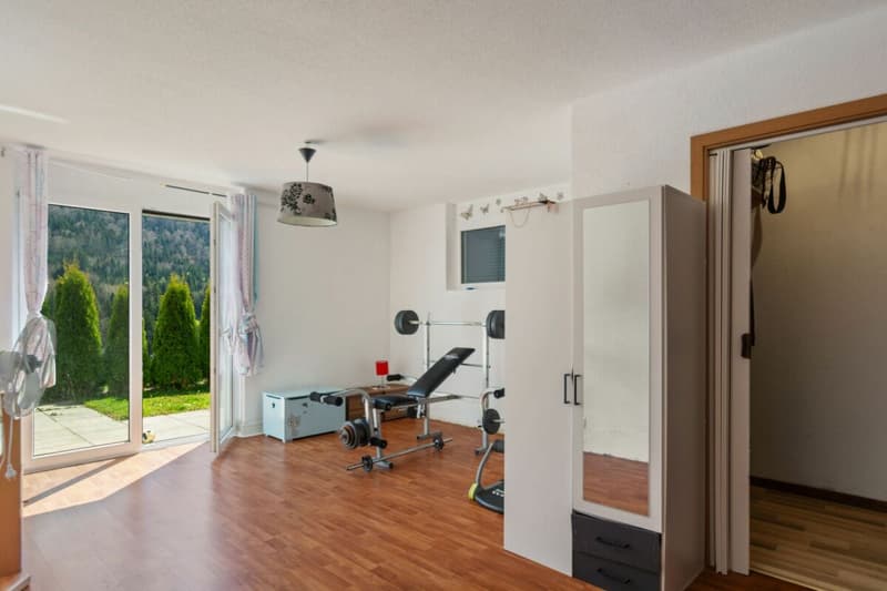 St-Imier, magnificent 5.5-room villa with garden and carport (9)