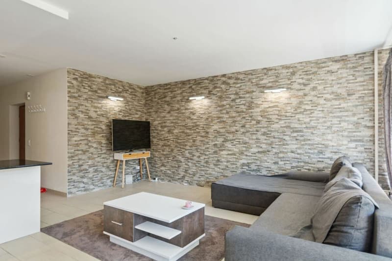 St-Imier, beautiful renovated apartment with 3.5 rooms, balcony, and garage (2)
