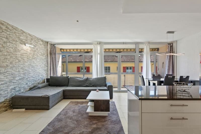 St-Imier, beautiful renovated apartment with 3.5 rooms, balcony, and garage (4)