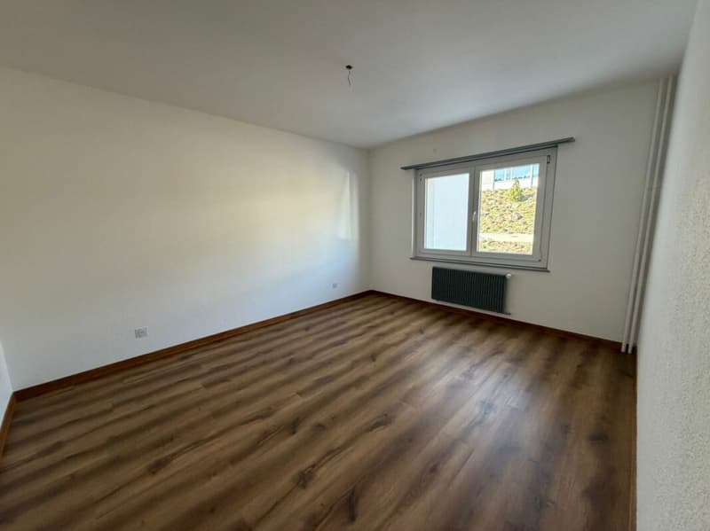 Tramelan, Beautifully renovated 4.5 room apartment on the 2nd floor with balcony (7)
