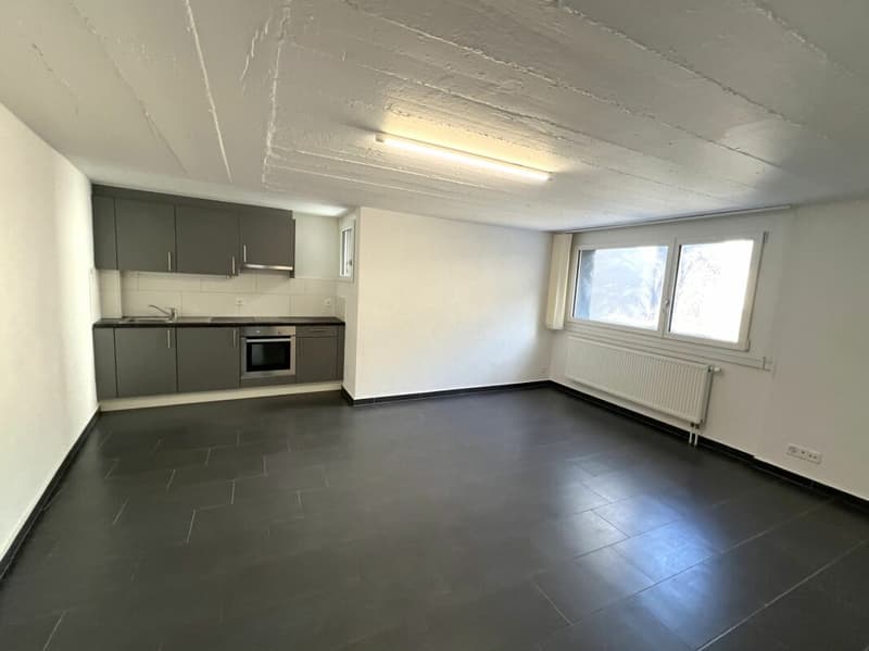 St-Imier, monolocale al 2° piano nel pieno centro città (2)