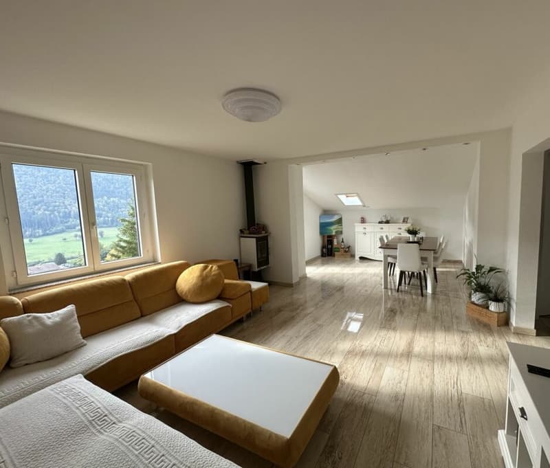St-Imier, magnifico appartamento di 4.5 locali al 2° piano con terrazza (1)