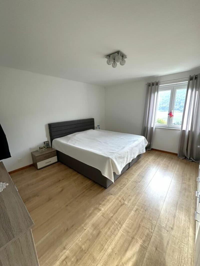 St-Imier, magnifico appartamento di 4.5 locali al 2° piano con terrazza (3)