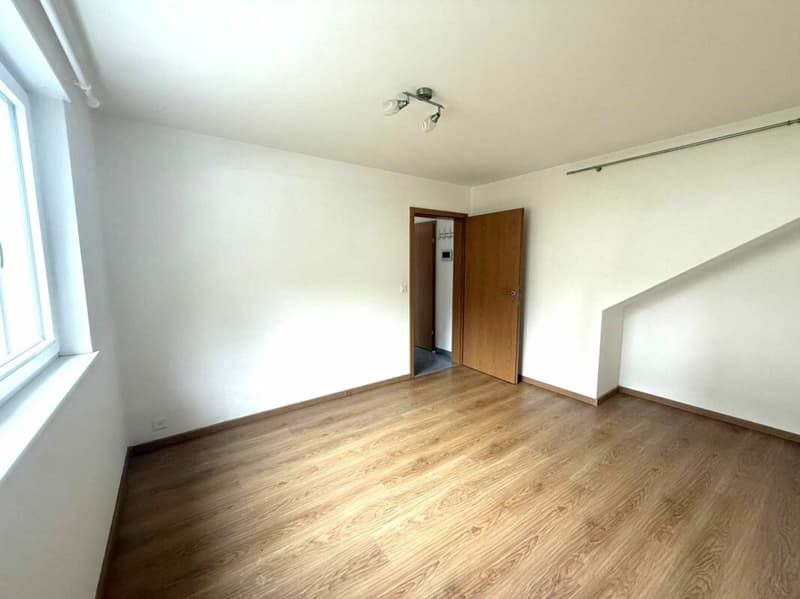St-Imier, bel appartamento di 2.5 locali con terrazza, garage, giardino (6)
