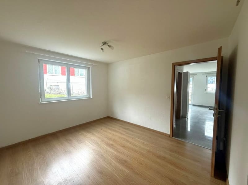 St-Imier, bel appartamento di 2.5 locali con terrazza, garage, giardino (7)