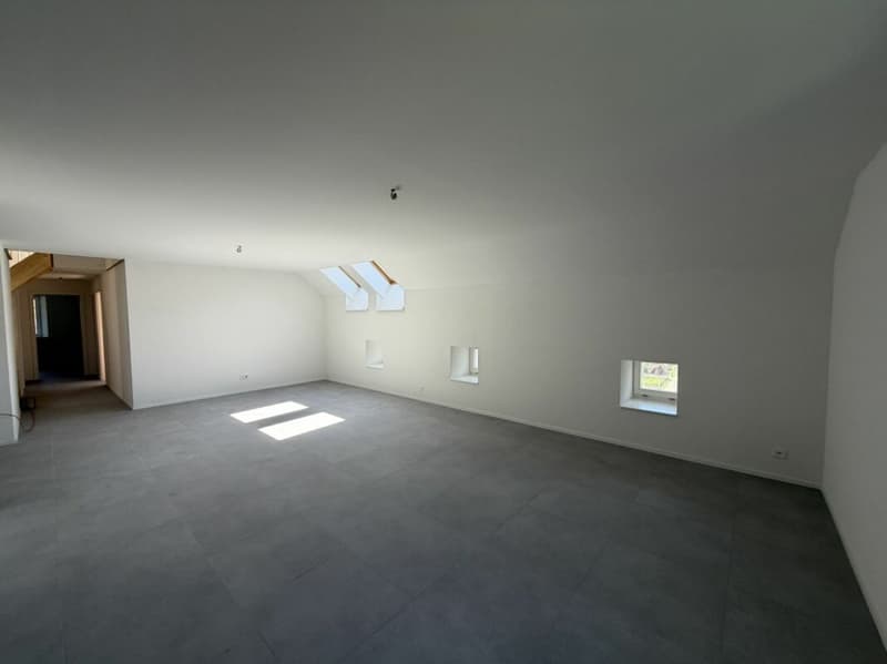 Sonvilier, prächtige 5.5-Zimmer-Wohnung im 4. Stock - NEU (6)