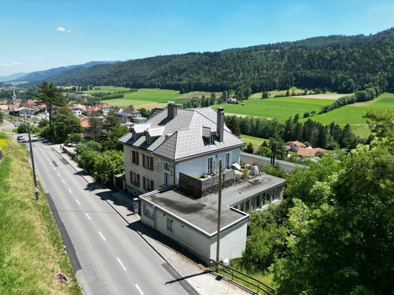 Renan, immeuble locatif de 5 appartements avec stationnements - 5.3% (2)
