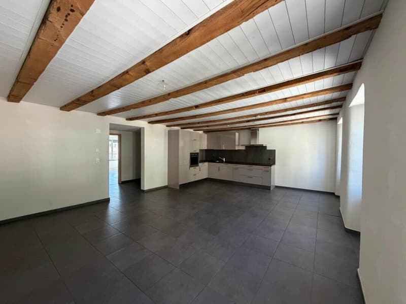 St-Imier, magnificent 3.5-room apartment with elevator (2)