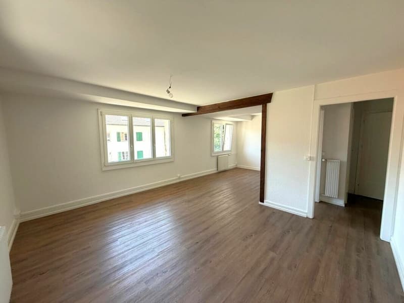St-Imier, lovely renovated 3.5-room apartment on the 2nd floor (7)
