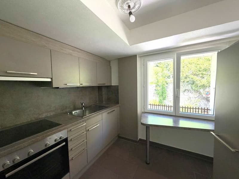 St-Imier, lovely renovated 3.5-room apartment on the 2nd floor (1)